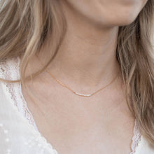 Load image into Gallery viewer, pearls bar necklace