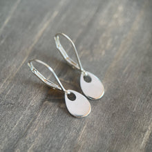 Load image into Gallery viewer, flat teardrop dangle