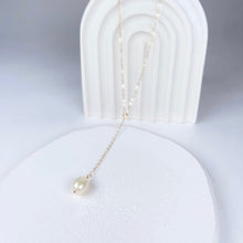 Load image into Gallery viewer, Pearl Drop Necklace, Minimalist Pearls Lariat Necklace, Bridesmaid Gift for Her, Wedding Gift Jewelry, Simple Layering Y Necklace